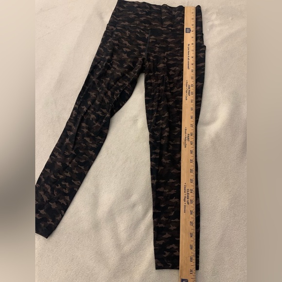 ATHLETA CAMOUFLAGE ULTRA HIGH RISE ELATION BUTTERY SOFT TIGHT SIZE SMALL - Picture 2 of 8